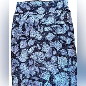 Lularoe Xl black& white floral‎ Cassie bodycon pencil skirt . NWT